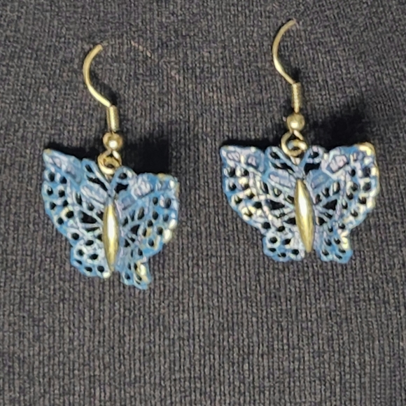 Fashion Jewelry Bufferfly Necklace & Earrings Set - Picture 5 of 11